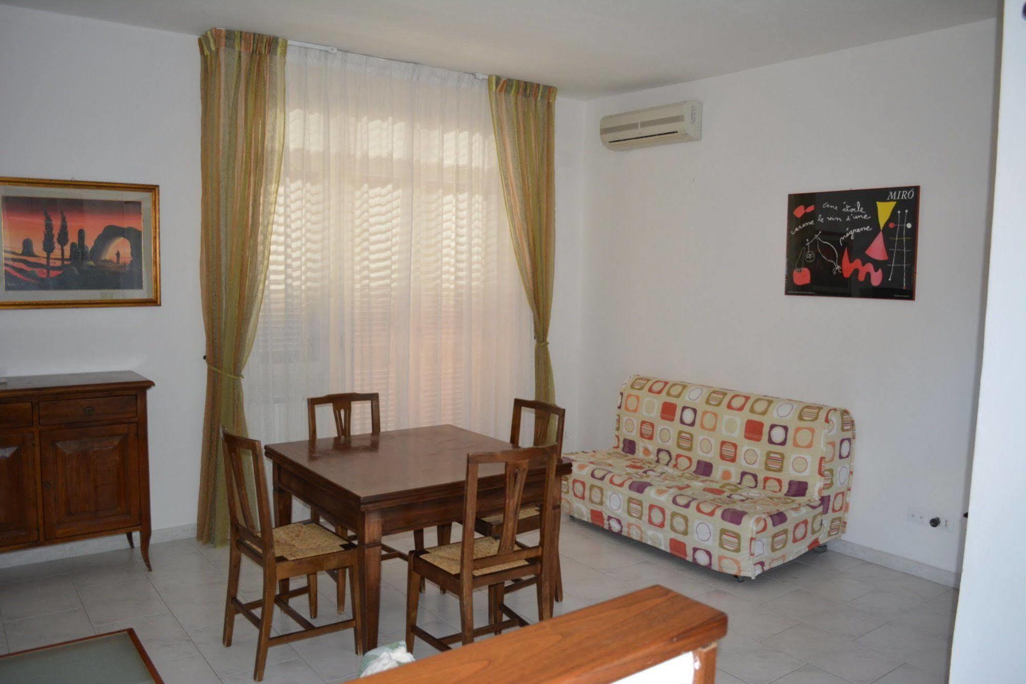 Casa Vacanza La Luna 사르자나 외부 사진