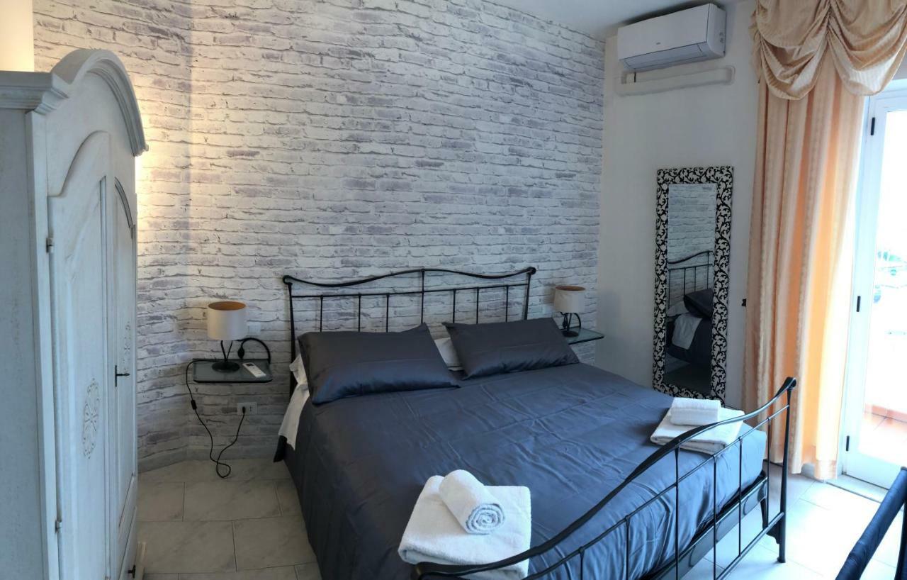 Casa Vacanza La Luna 사르자나 외부 사진