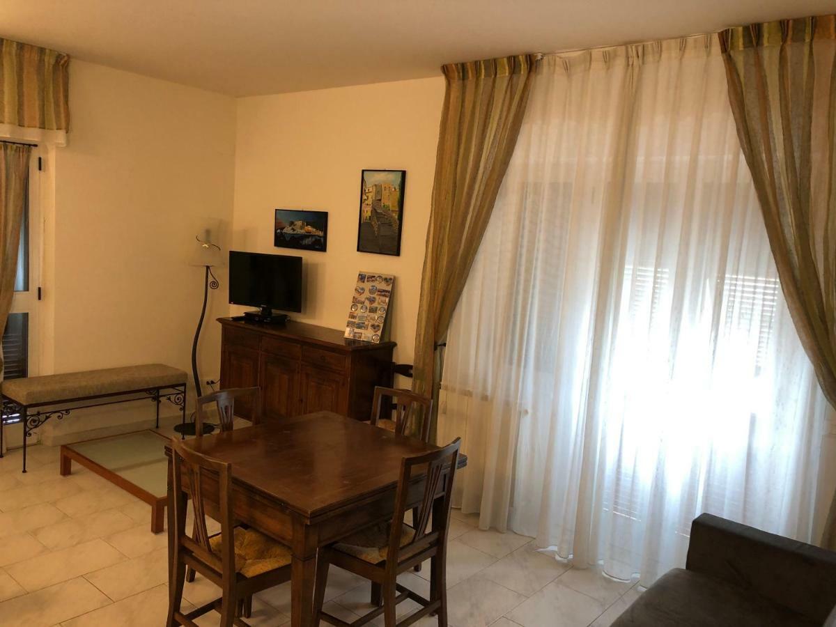 Casa Vacanza La Luna 사르자나 외부 사진