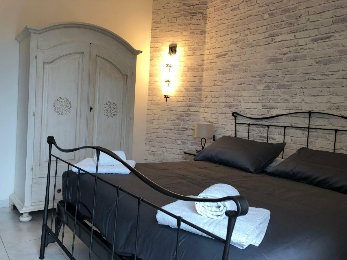 Casa Vacanza La Luna 사르자나 외부 사진