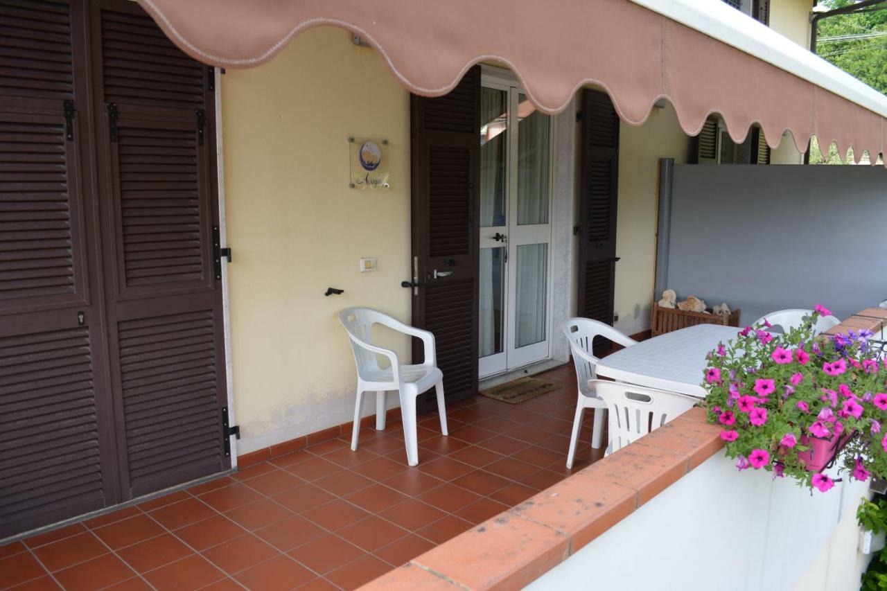 Casa Vacanza La Luna 사르자나 외부 사진