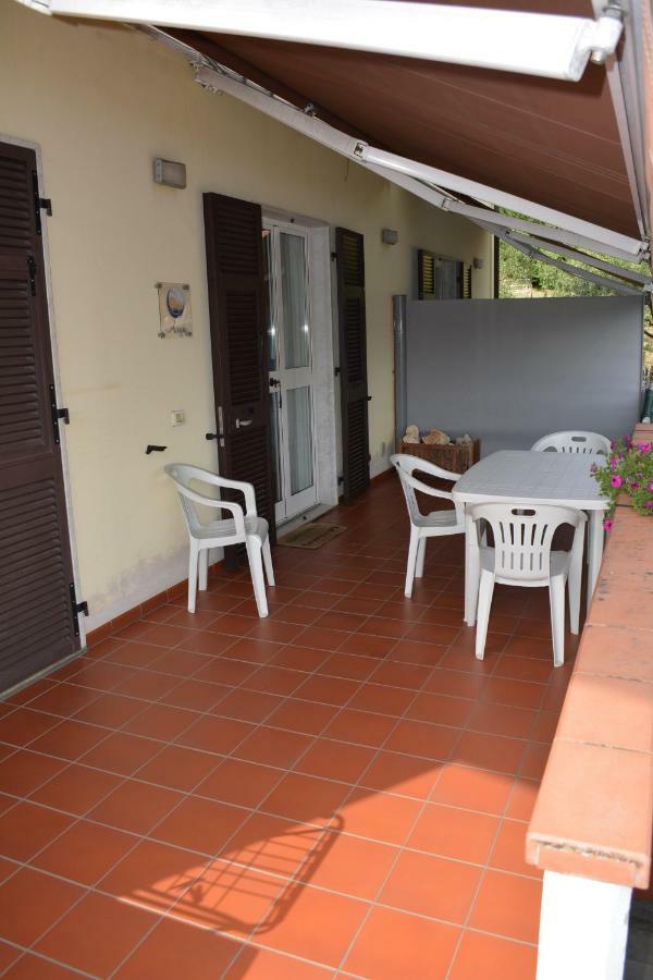 Casa Vacanza La Luna 사르자나 외부 사진